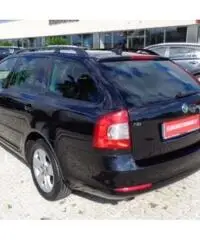 SKODA Octavia 1.6 TDI CR F.AP. DSG Wagon Executive NAVY SKODA Octavia 1.6 TDI CR F.AP. DSG Wagon Executive NAVY