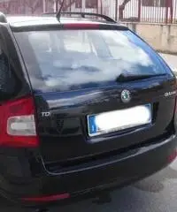 SKODA Octavia Station Wagon 1.6 TDI CR F.AP. DSG Wag. Amb. SKODA Octavia Station Wagon 1.6 TDI CR F.AP. DSG Wag. Amb.