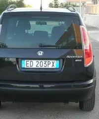 SKODA Roomster 1.6 TDI CR 90CV Style SKODA Roomster 1.6 TDI CR 90CV Style