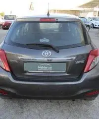 TOYOTA Yaris 1.0 5 porte Active TOYOTA Yaris 1.0 5 porte Active