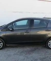 TOYOTA Yaris 1.0 5 porte Active TOYOTA Yaris 1.0 5 porte Active