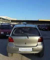 TOYOTA Yaris 1.0i 16V 5 porte Sol