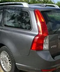 VENDO VOLVO V50 2.0D SUMMUM S.W. VENDO VOLVO V50 2.0D SUMMUM S.W.