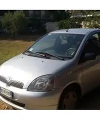 Vendo YARIS 2002 unico proprietario Vendo YARIS 2002 unico proprietario