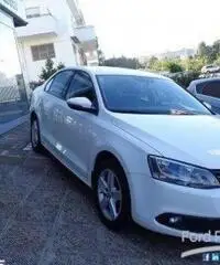 VOLKSWAGEN Jetta 1.6 TDI VOLKSWAGEN Jetta 1.6 TDI