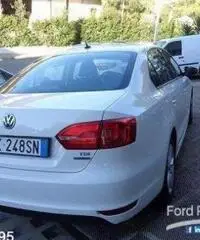 VOLKSWAGEN Jetta 1.6 TDI VOLKSWAGEN Jetta 1.6 TDI