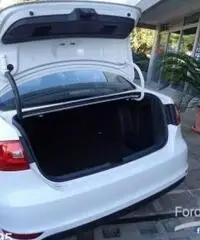 VOLKSWAGEN Jetta 1.6 TDI VOLKSWAGEN Jetta 1.6 TDI
