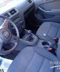 VOLKSWAGEN Jetta 1.6 TDI VOLKSWAGEN Jetta 1.6 TDI