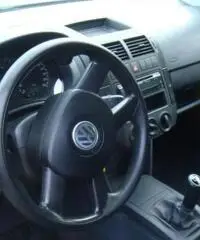 VOLKSWAGEN Polo 1.4/69CV TDI 5p. Comfortline VOLKSWAGEN Polo 1.4/69CV TDI 5p. Comfortline