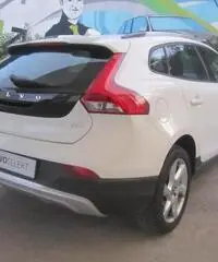 Volvo V40 Cross Country D2 120 CV Business