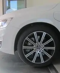 Volvo V60 D6 Twin Engine Geartronic Summum