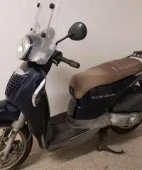 Aprilia Scarabeo light 200 anno 2009 (leggere bene) Aprilia Scarabeo light 200 anno 2009 (leggere bene)