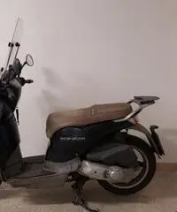 Aprilia Scarabeo light 200 anno 2009 (leggere bene) Aprilia Scarabeo light 200 anno 2009 (leggere bene)