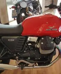 MOTO GUZZI V7 STONE MOTO GUZZI V7 STONE