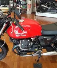 MOTO GUZZI V7 STONE MOTO GUZZI V7 STONE