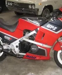 MOTO KAVASAKI GPZ