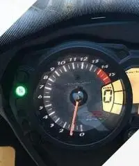 Suzuki GSX R 1000 - 2009 Suzuki GSX R 1000 - 2009