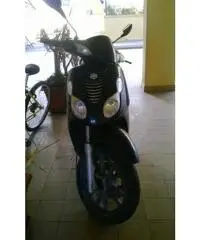 Vendo scooter Piaggio Carnaby 200 cc