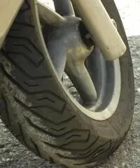 Vendo scooter Aprilia Leonardo 125