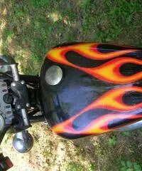 Aprilia Red Rose 50 del 1992 fortemente customizzata Aprilia Red Rose 50 del 1992 fortemente customizzata