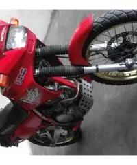 Vendesi honda dominator