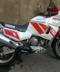 SPLENDIDA YAMAHA XTZ 750 SUPER TENERÈ