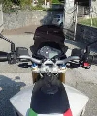 aprilia dorsoduro 750