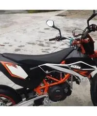 moto KTM 690 SMCR supermotard 2012