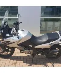 Vendo SUZUKI V STROM 650 del 2004 Vendo SUZUKI V STROM 650 del 2004