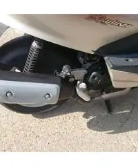 MBK Skyliner 150 del 2001 uguale a Yamaha Majesty MBK Skyliner 150 del 2001 uguale a Yamaha Majesty