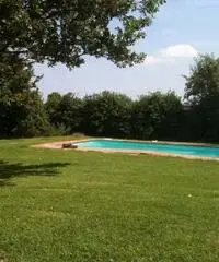 Rustico di 10 locali in Vendita