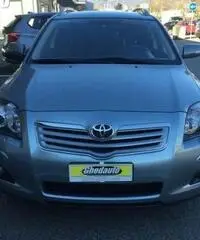 TOYOTA Avensis 2.2 D-4D 16V Station Wagon