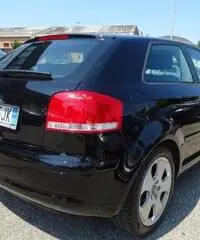 AUDI A3 1.6 16V FSI Ambition AUDI A3 1.6 16V FSI Ambition