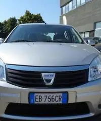 DACIA Sandero 1.5 dCi 70CV Ambiance DACIA Sandero 1.5 dCi 70CV Ambiance