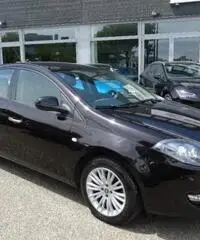 FIAT Bravo 1.6 MJT 120 CV DPF Dualogic Easy FIAT Bravo 1.6 MJT 120 CV DPF Dualogic Easy