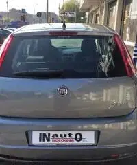 FIAT Grande Punto 1.4 GPL 5 porte Dynamic IDEALE NEOPATENTATO FIAT Grande Punto 1.4 GPL 5 porte Dynamic IDEALE NEOPATENTATO