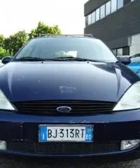 FORD Focus 1.6i 16v cat SW Ambiente