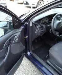 FORD Focus 1.6i 16v cat SW Ambiente