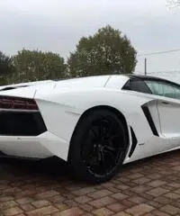LAMBORGHINI Aventador 6.5 V12 LP700-4 Roadster
