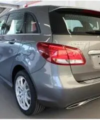 MERCEDES-BENZ B 180 d AUTOMATIC SPORT MERCEDES-BENZ B 180 d AUTOMATIC SPORT
