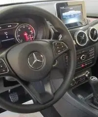 MERCEDES-BENZ B 180 EXECUTIVE