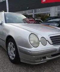 MERCEDES-BENZ E 220 CDI cat S.W. Classic MERCEDES-BENZ E 220 CDI cat S.W. Classic