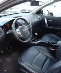 NISSAN Qashqai 1.5 dCi DPF Tekna NISSAN Qashqai 1.5 dCi DPF Tekna