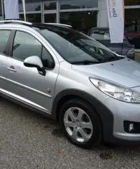 PEUGEOT 207 1.6 8V HDi 112CV SW Outdoor PEUGEOT 207 1.6 8V HDi 112CV SW Outdoor