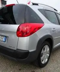 PEUGEOT 207 1.6 8V HDi 112CV SW Outdoor PEUGEOT 207 1.6 8V HDi 112CV SW Outdoor