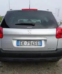 PEUGEOT 207 1.6 8V HDi 112CV SW Outdoor PEUGEOT 207 1.6 8V HDi 112CV SW Outdoor