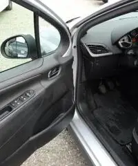 PEUGEOT 207 1.6 8V HDi 112CV SW Outdoor PEUGEOT 207 1.6 8V HDi 112CV SW Outdoor