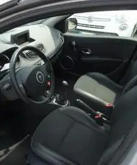 RENAULT Clio 1.2 16V 5 porte Dynamique RENAULT Clio 1.2 16V 5 porte Dynamique