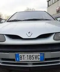 RENAULT Laguna 1.6 16V cat Grandtour Dynamique RENAULT Laguna 1.6 16V cat Grandtour Dynamique
