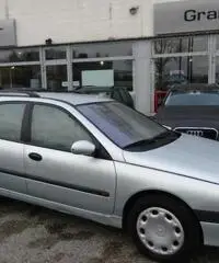 RENAULT Laguna 1.6 16V cat Grandtour Dynamique RENAULT Laguna 1.6 16V cat Grandtour Dynamique